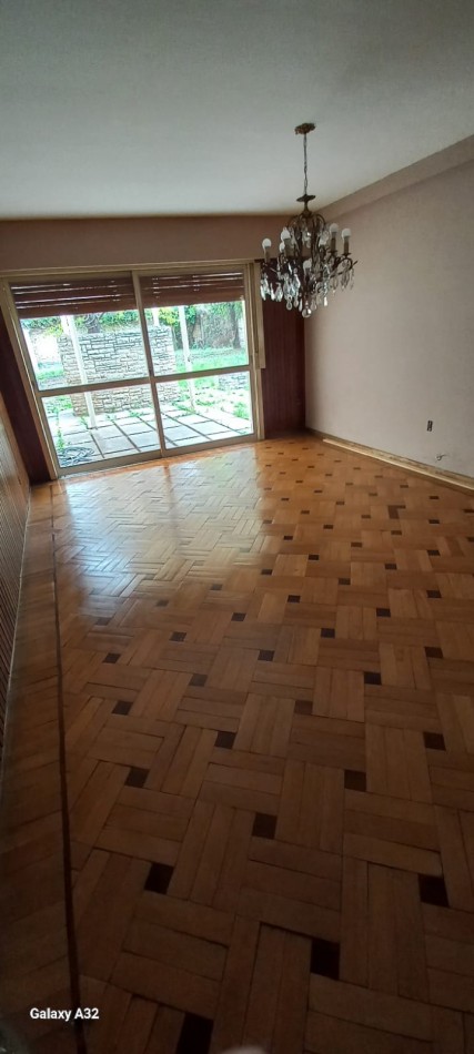 Importante Propiedad - Casa Zona Centro - Dean Funes 400