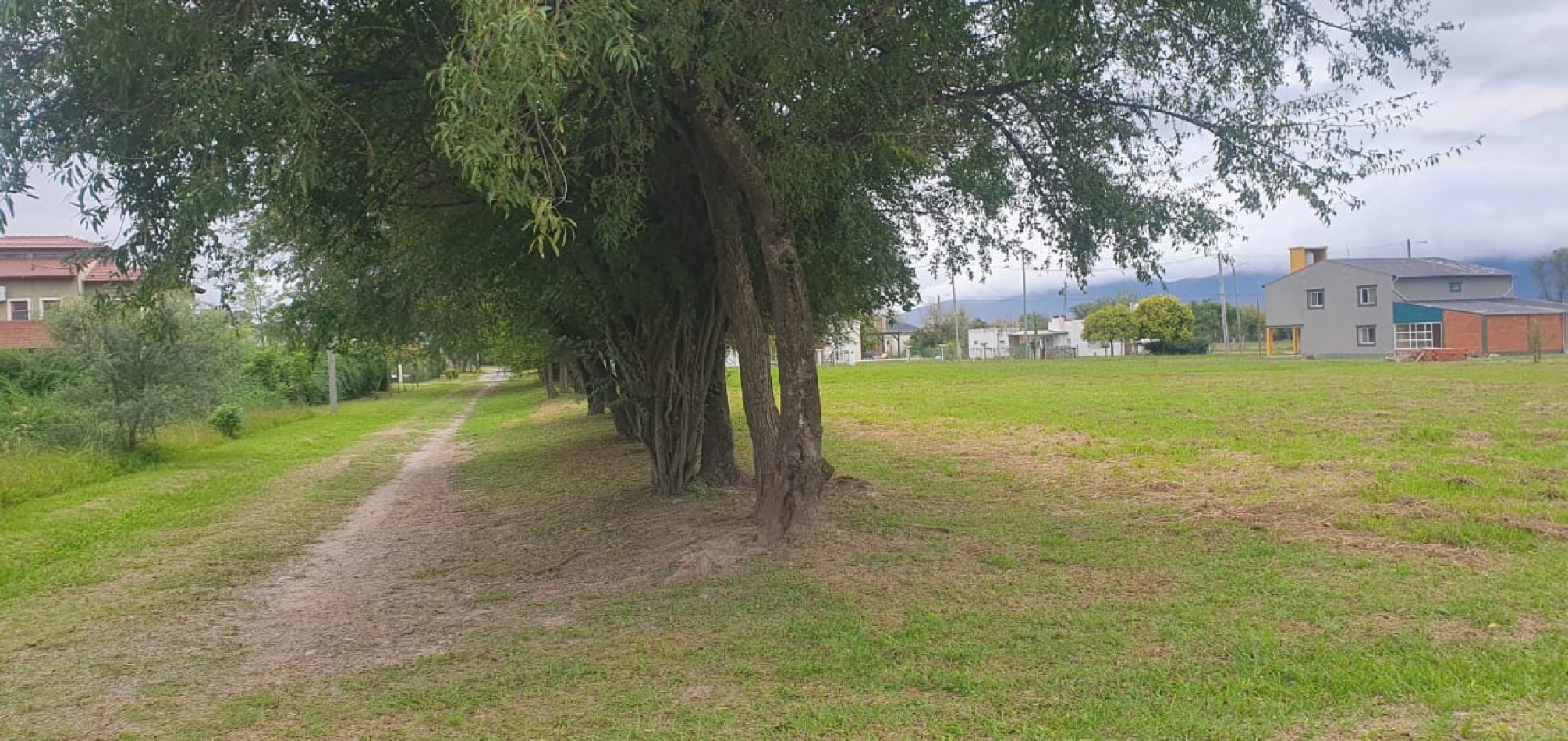 TERRENO EN BARRIO PRIVADO LOS OLMOS (1548,40 M2)