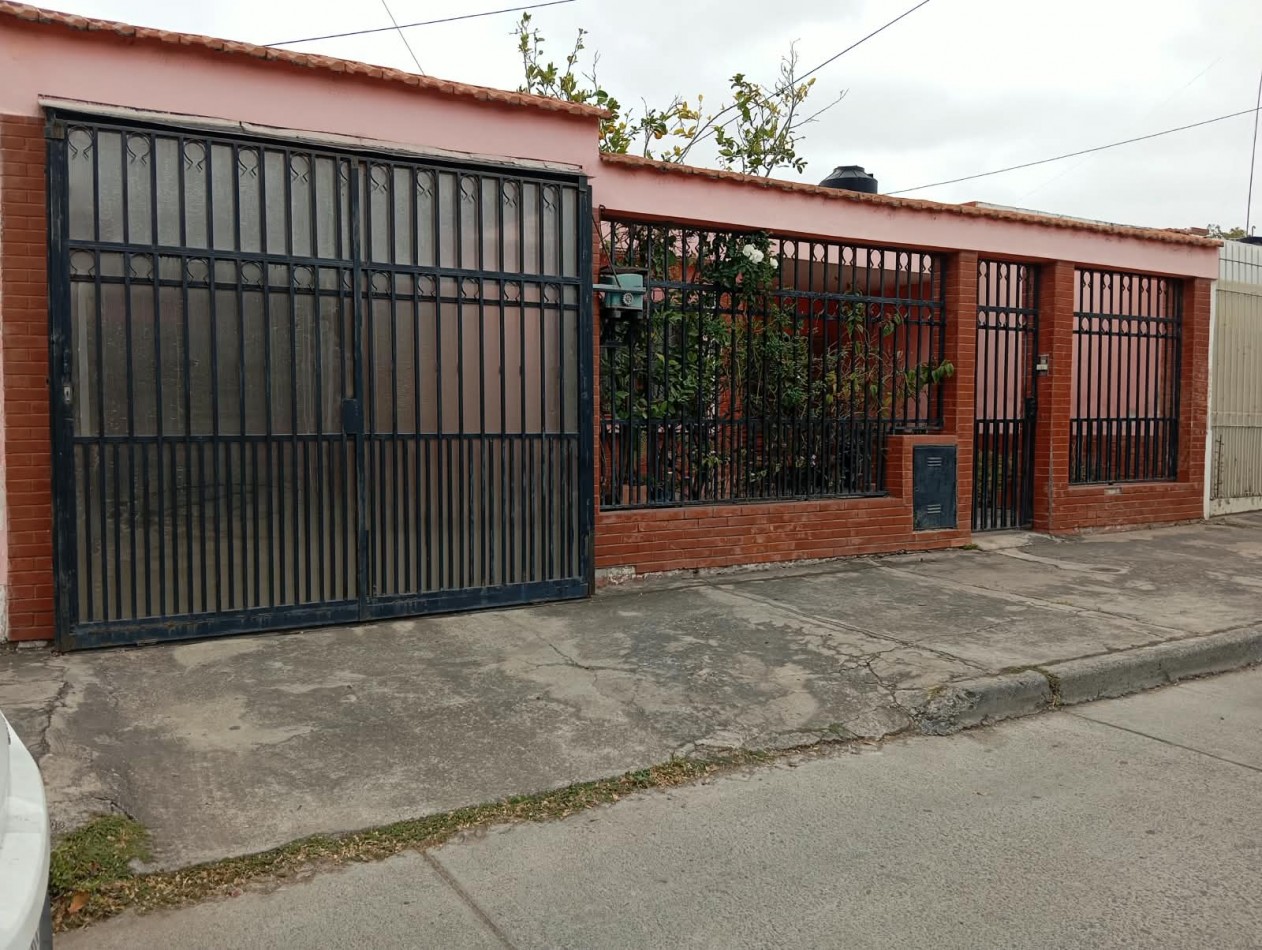 CASA EN VENTA BARRIO UNIVERSITARIO