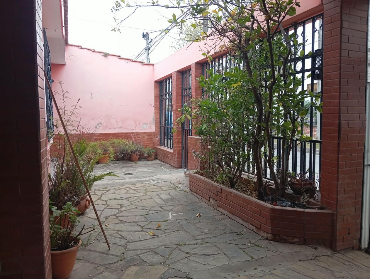 CASA EN VENTA BARRIO UNIVERSITARIO