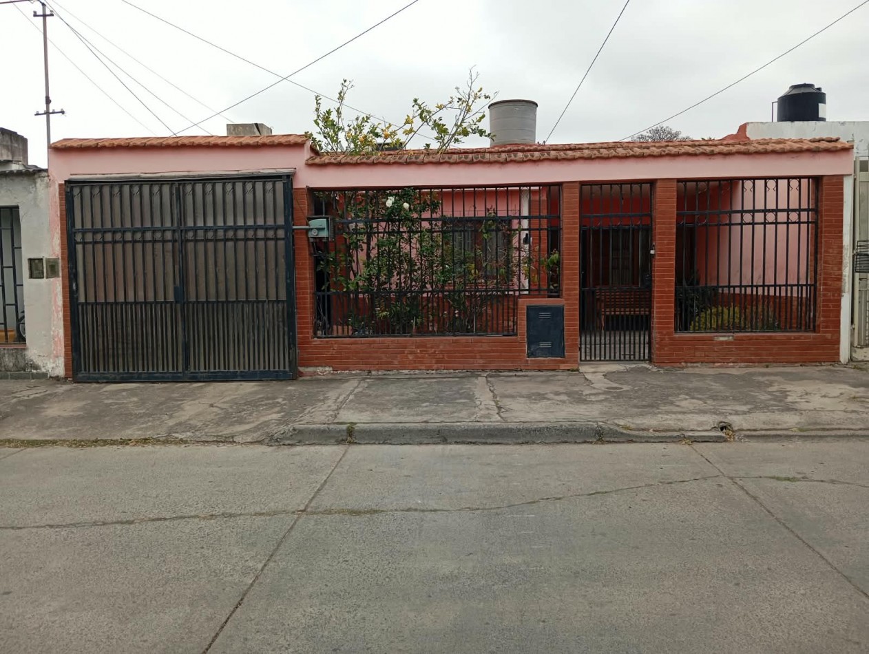 CASA EN VENTA BARRIO UNIVERSITARIO