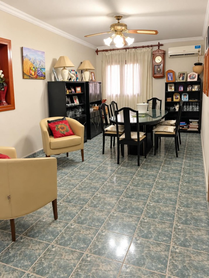 CASA EN VENTA BARRIO UNIVERSITARIO
