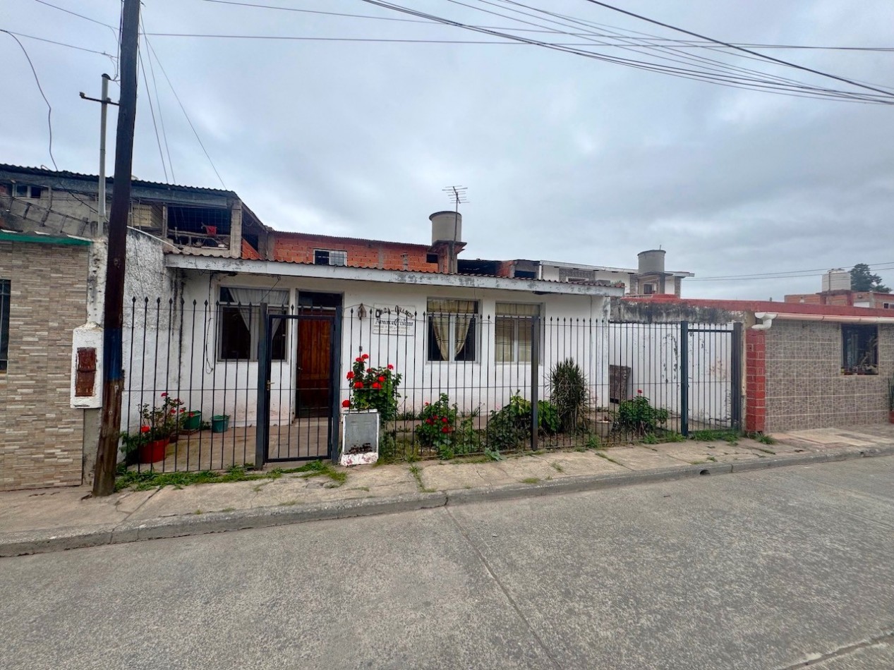 Casa B° Castañares 3 dormit. + Monoambiente independiente