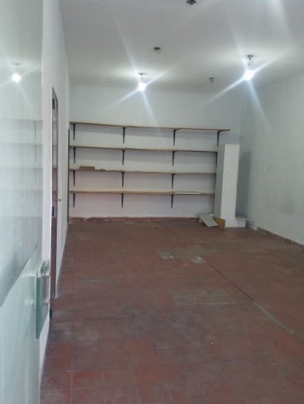 ALQUILER. LOCAL COMERCIAL Ituzaingo 1446