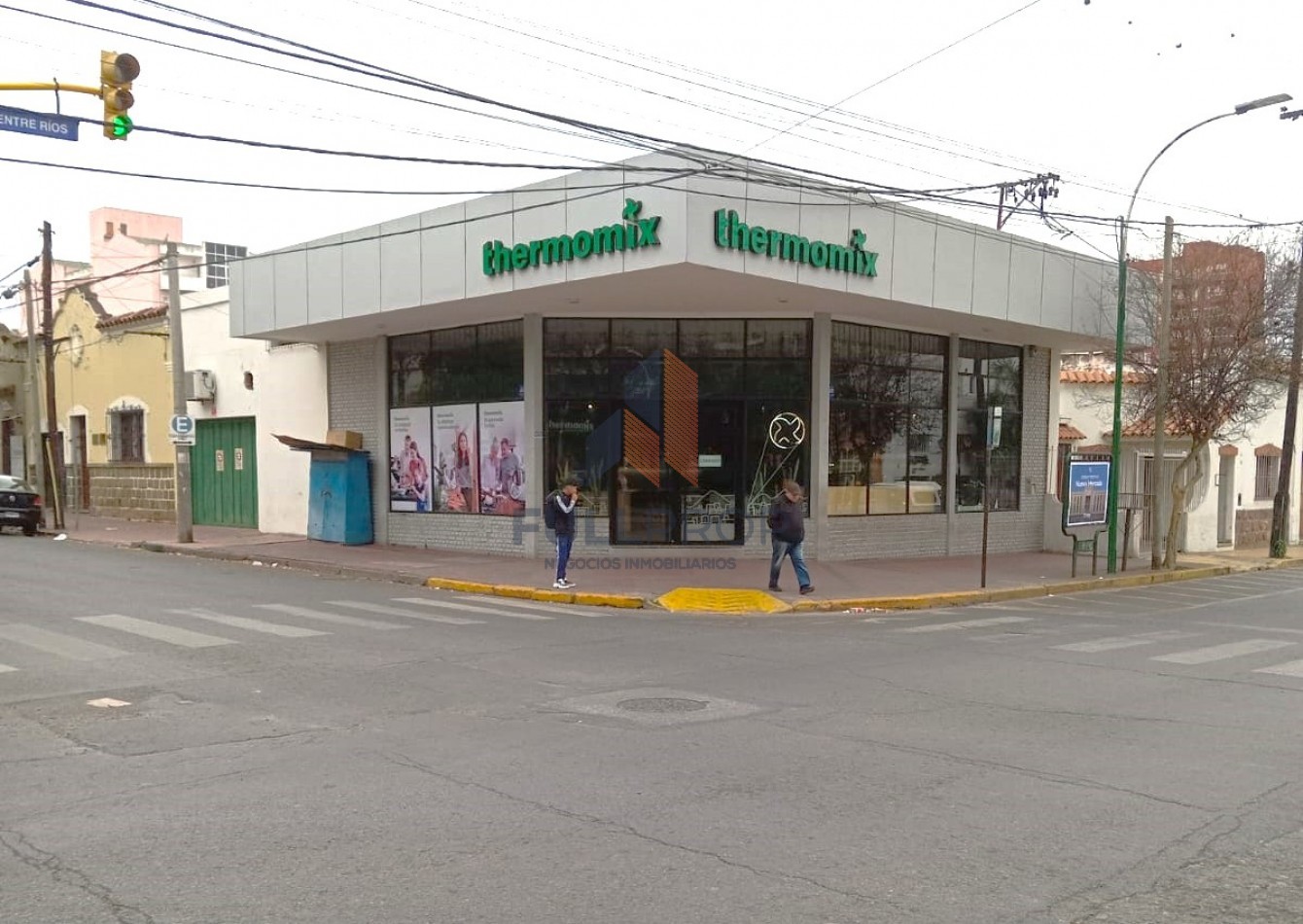 LOCAL COMERCIAL AV. ENTRE RIOS ESQ. 25 DE MAYO