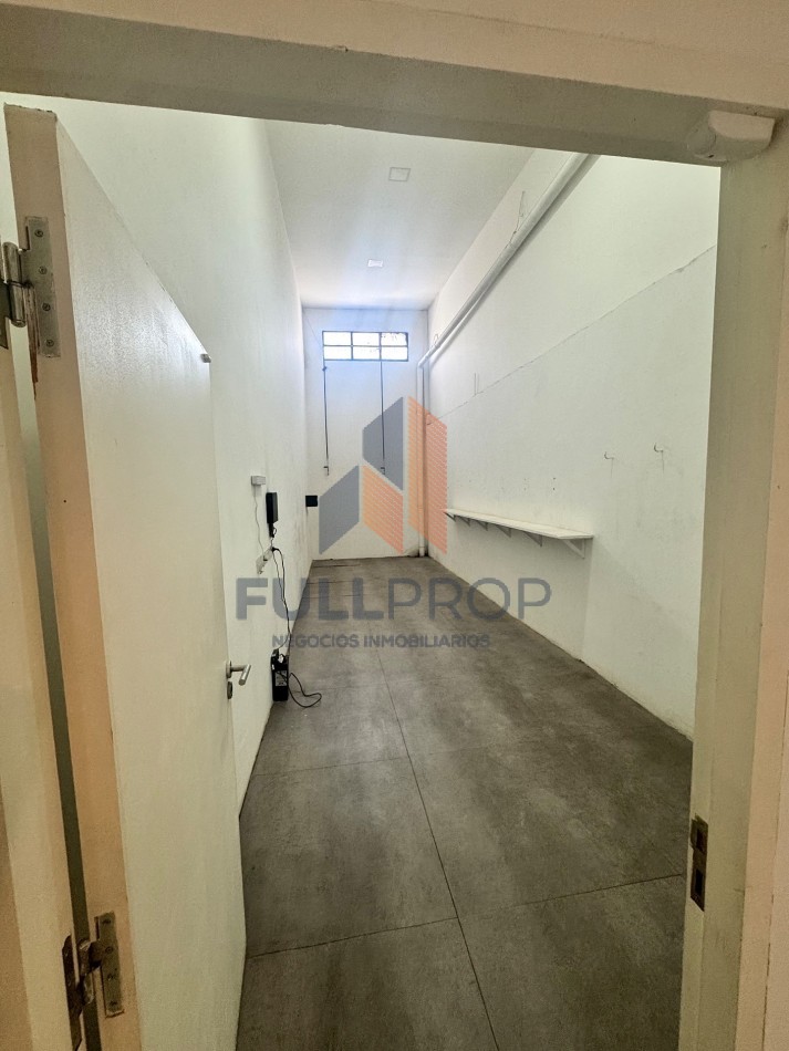 LOCAL COMERCIAL AV. ENTRE RIOS ESQ. 25 DE MAYO