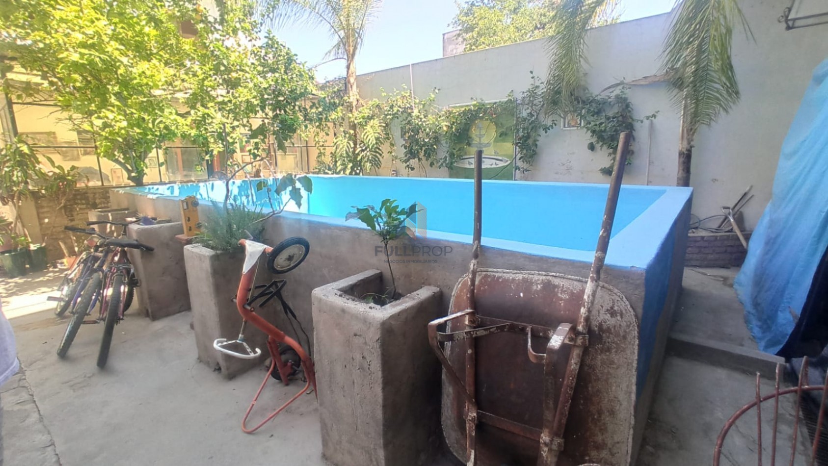 VIVIENDA COLECTIVA UBICADA EN LAVALLE AL 100  (6 UNIDADES FUNCIONALES)