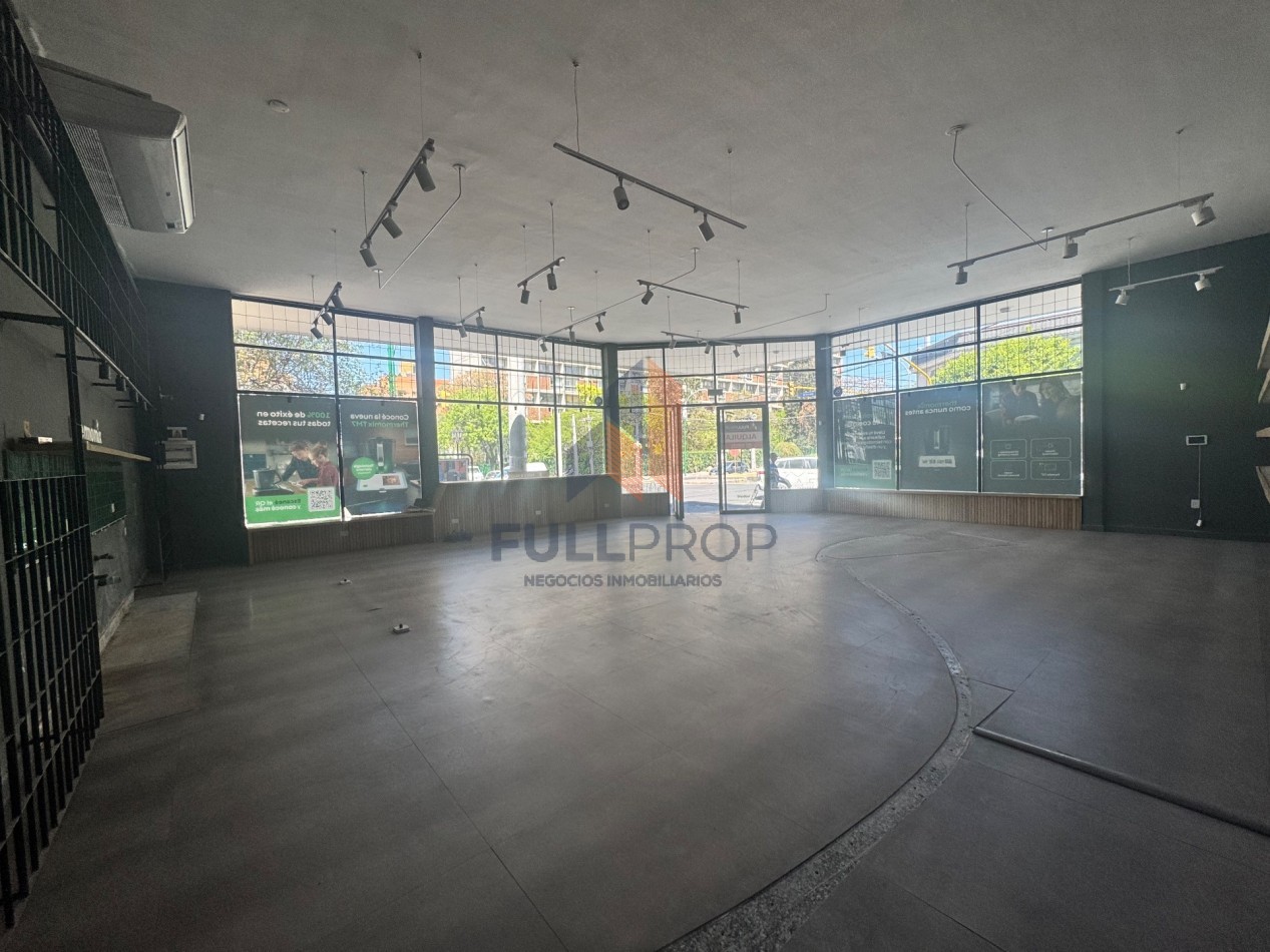 LOCAL COMERCIAL AV. ENTRE RIOS ESQ. 25 DE MAYO
