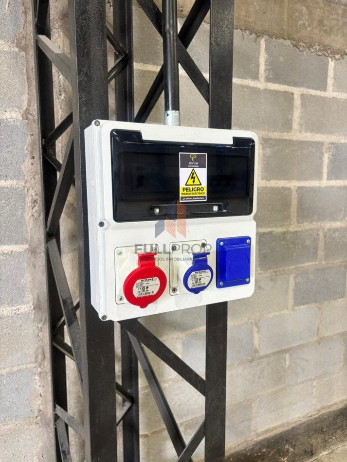 Excelente Galpon en Alquiler. A estrenar!