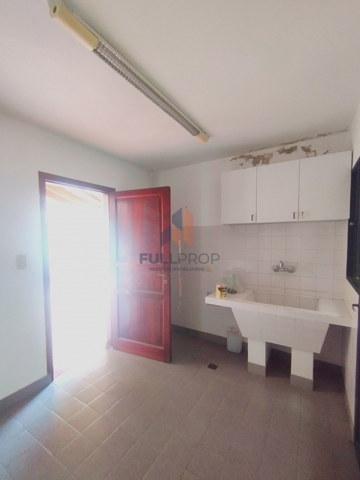 CASA EN B° PRIVADO LOS OLMOS