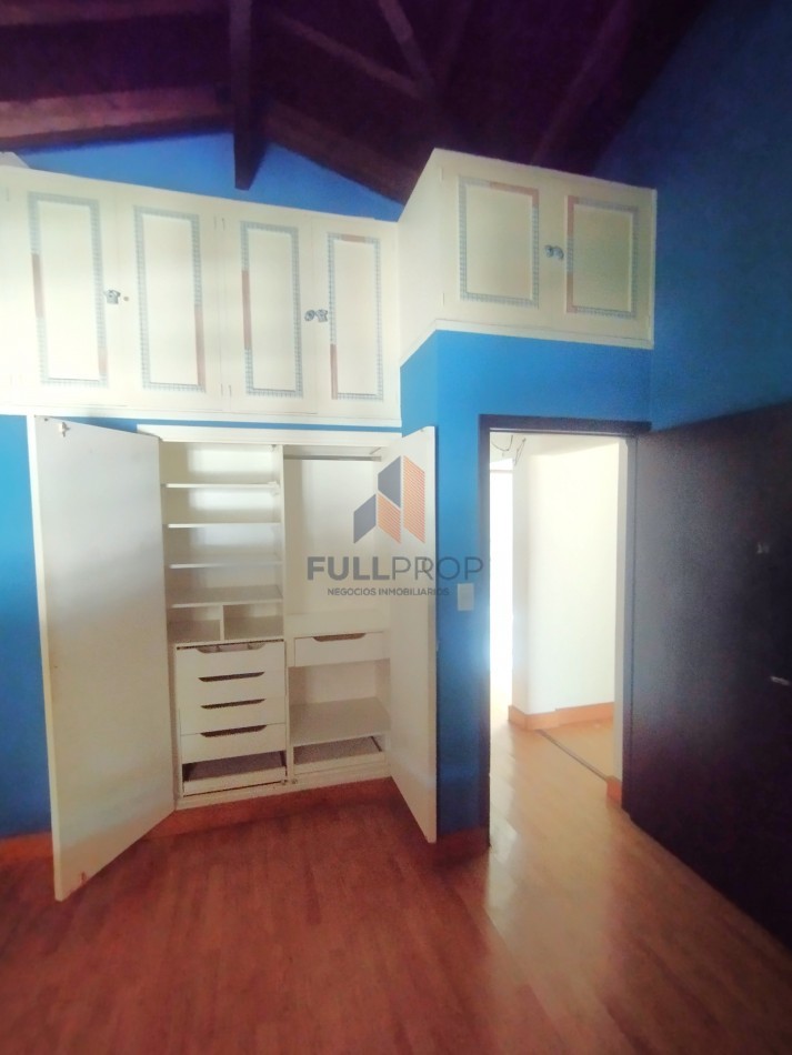 CASA EN B° PRIVADO LOS OLMOS