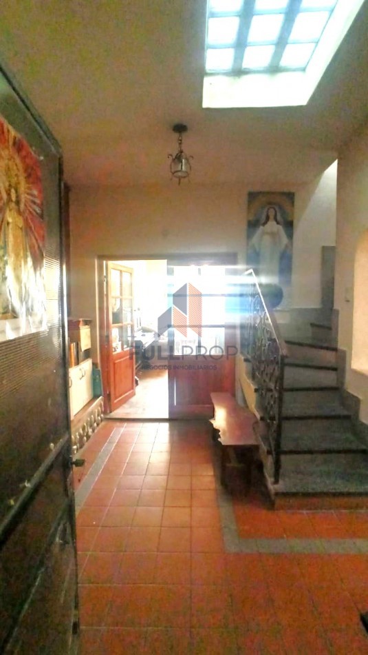 VIVIENDA COLECTIVA UBICADA EN LAVALLE AL 100  (6 UNIDADES FUNCIONALES)