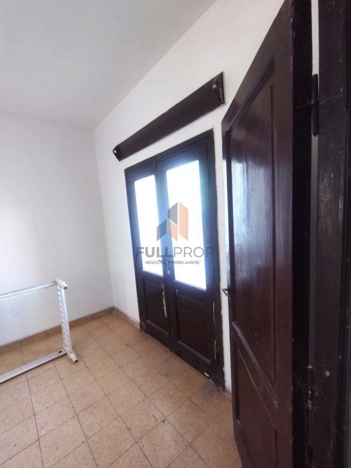 VIVIENDA COLECTIVA UBICADA EN LAVALLE AL 100  (6 UNIDADES FUNCIONALES)