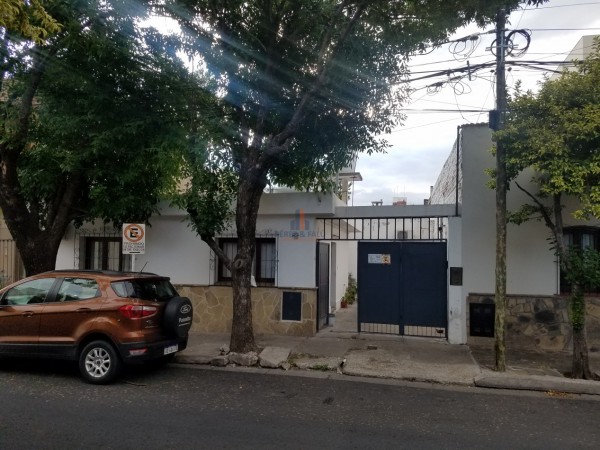 EN VENTA - CASA EN ZONA PASEO GUEMES  (ZONA DE CATEGORIA Y GRAN AUGE COMERCIAL)