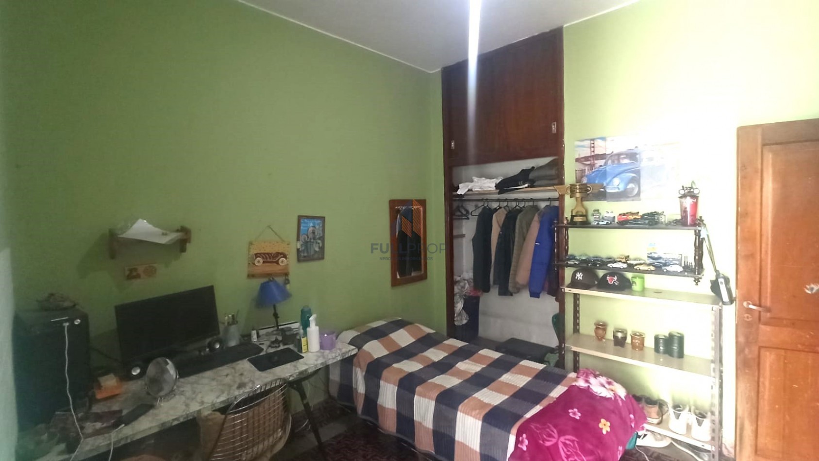 VIVIENDA COLECTIVA UBICADA EN LAVALLE AL 100  (6 UNIDADES FUNCIONALES)