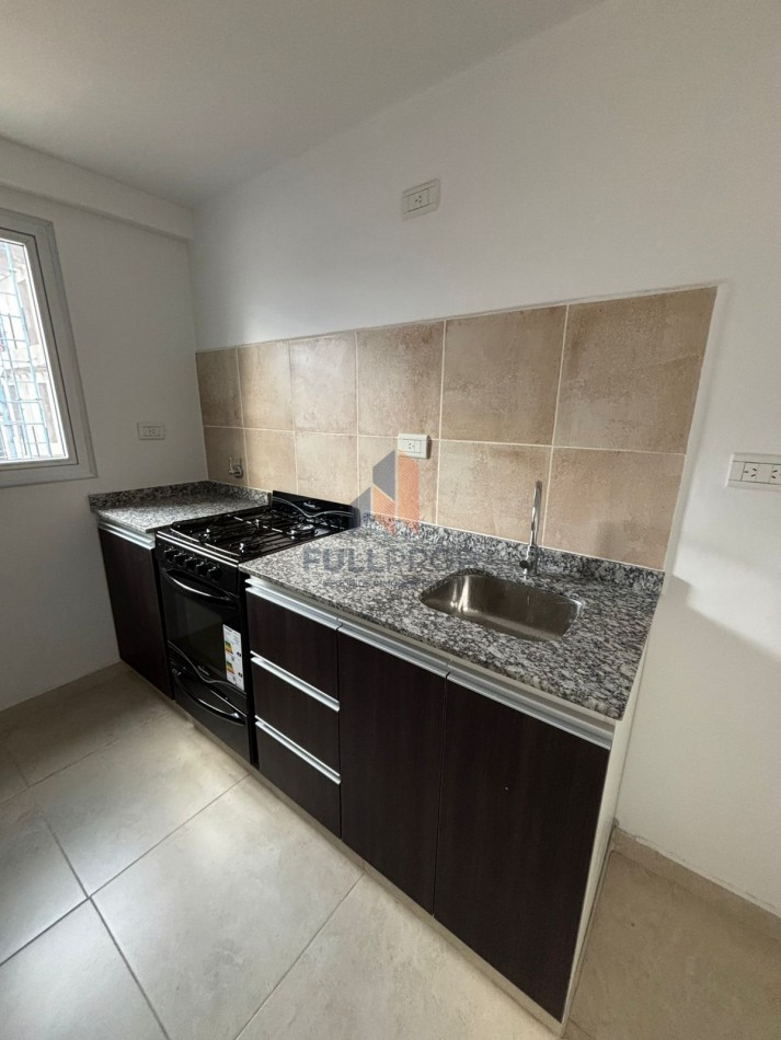 Departamento 1 dormitorio con cochera, Necochea 426