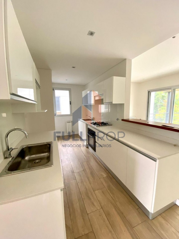 Departamento de 1 dormitorio en alquiler en La Angostura con cochera y amenities
