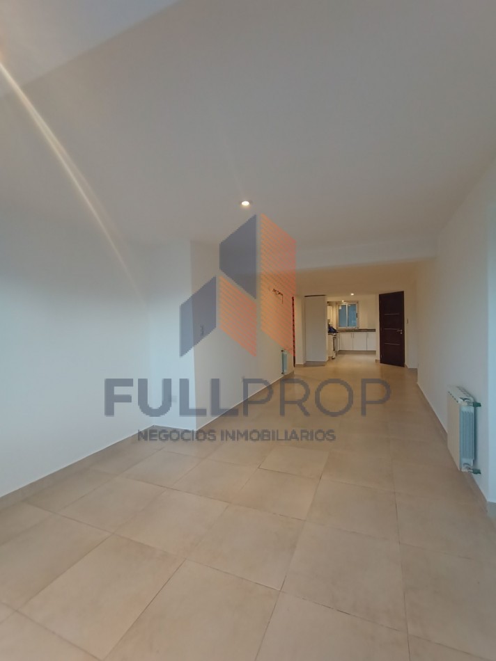 Amplios Departamentos en Alquiler 