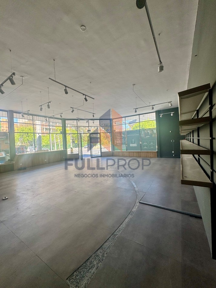 LOCAL COMERCIAL AV. ENTRE RIOS ESQ. 25 DE MAYO