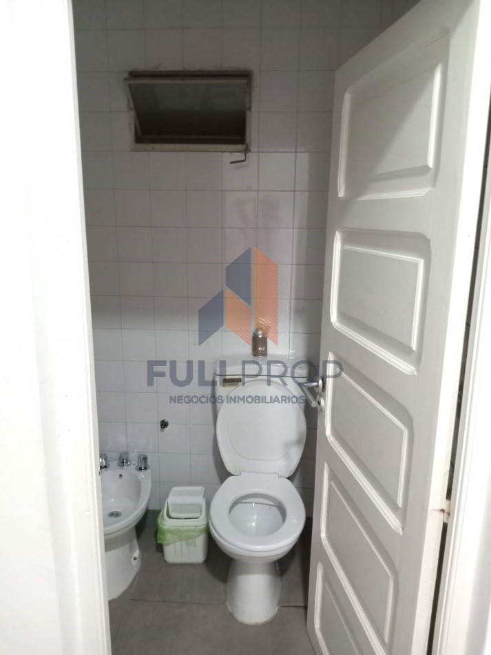 LOCAL COMERCIAL AV. ENTRE RIOS ESQ. 25 DE MAYO