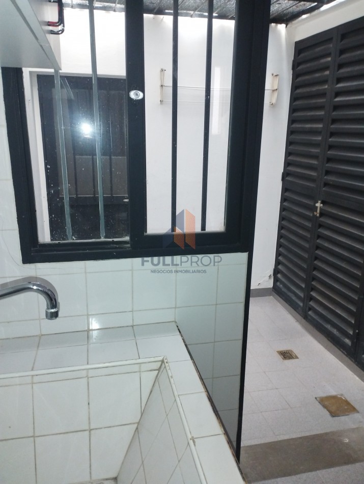 CASA EN B° PRIVADO LOS OLMOS