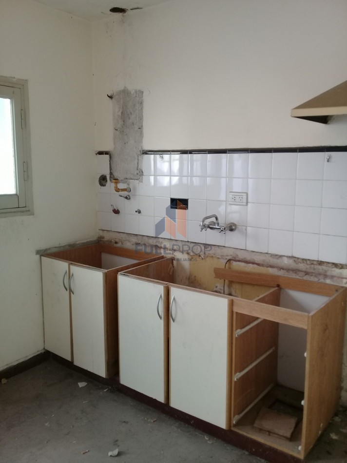 Casa a Reciclar en Leguizamon al 900