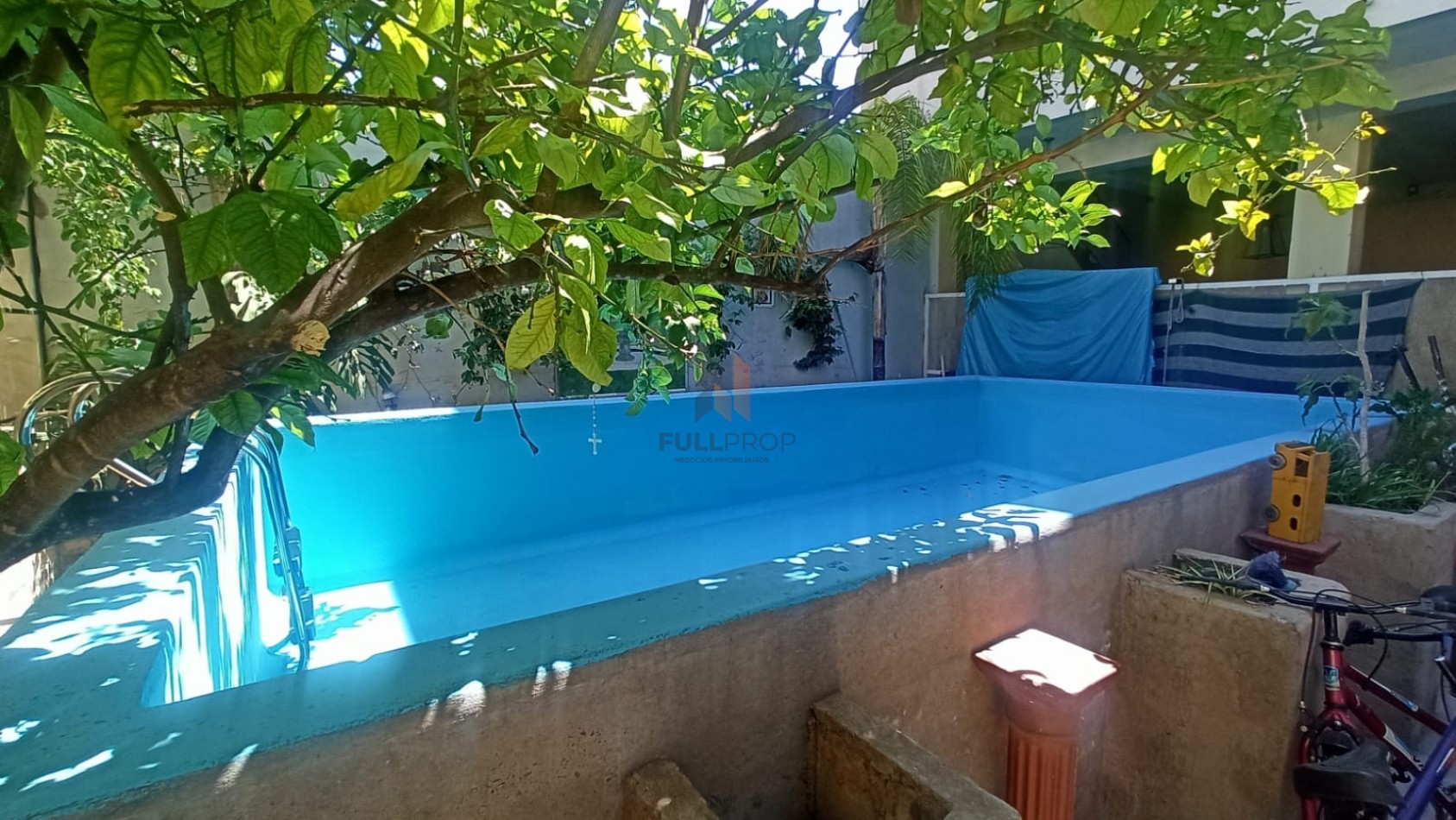 VIVIENDA COLECTIVA UBICADA EN LAVALLE AL 100  (6 UNIDADES FUNCIONALES)