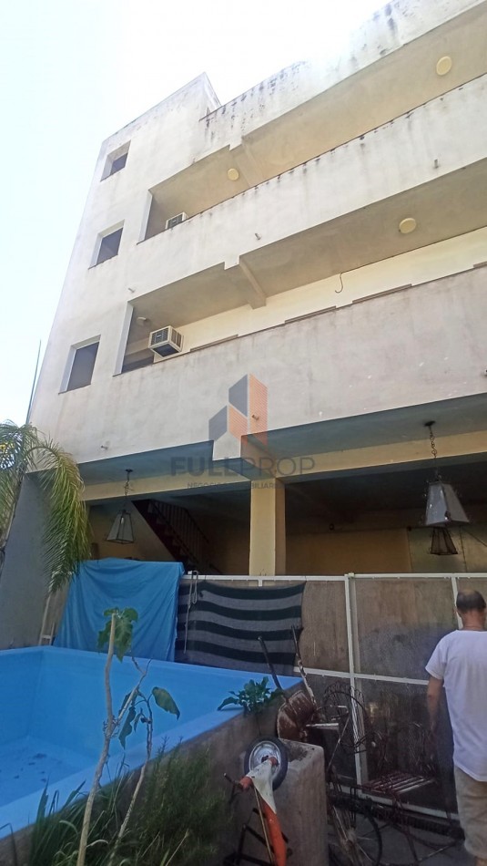 VIVIENDA COLECTIVA UBICADA EN LAVALLE AL 100  (6 UNIDADES FUNCIONALES)