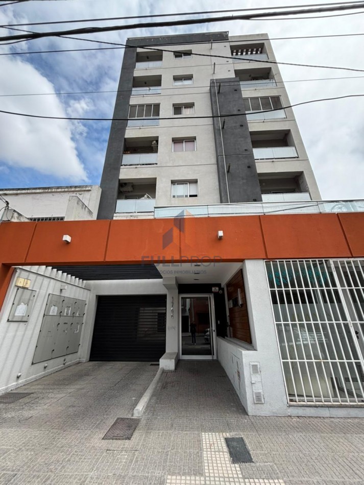 Amplio departamento de 2 dormitorios en Alvarado 1764