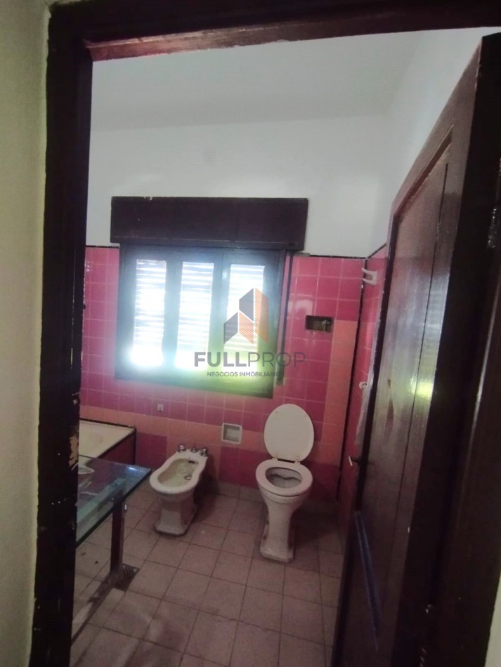 VIVIENDA COLECTIVA UBICADA EN LAVALLE AL 100  (6 UNIDADES FUNCIONALES)