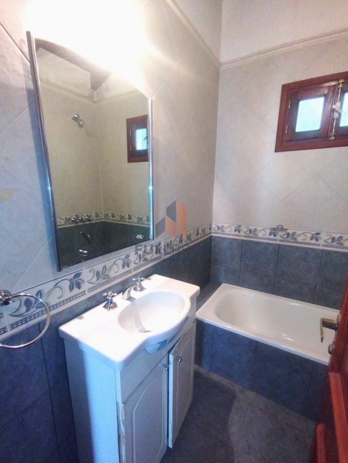 CASA EN B° PRIVADO LOS OLMOS