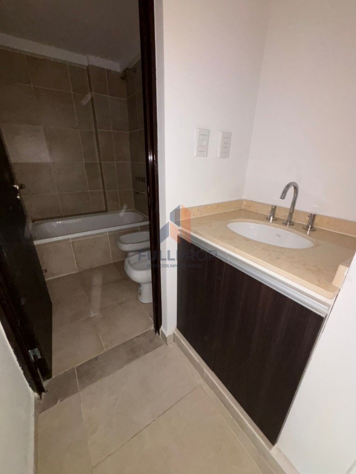 Departamento 1 dormitorio con cochera, Necochea 426