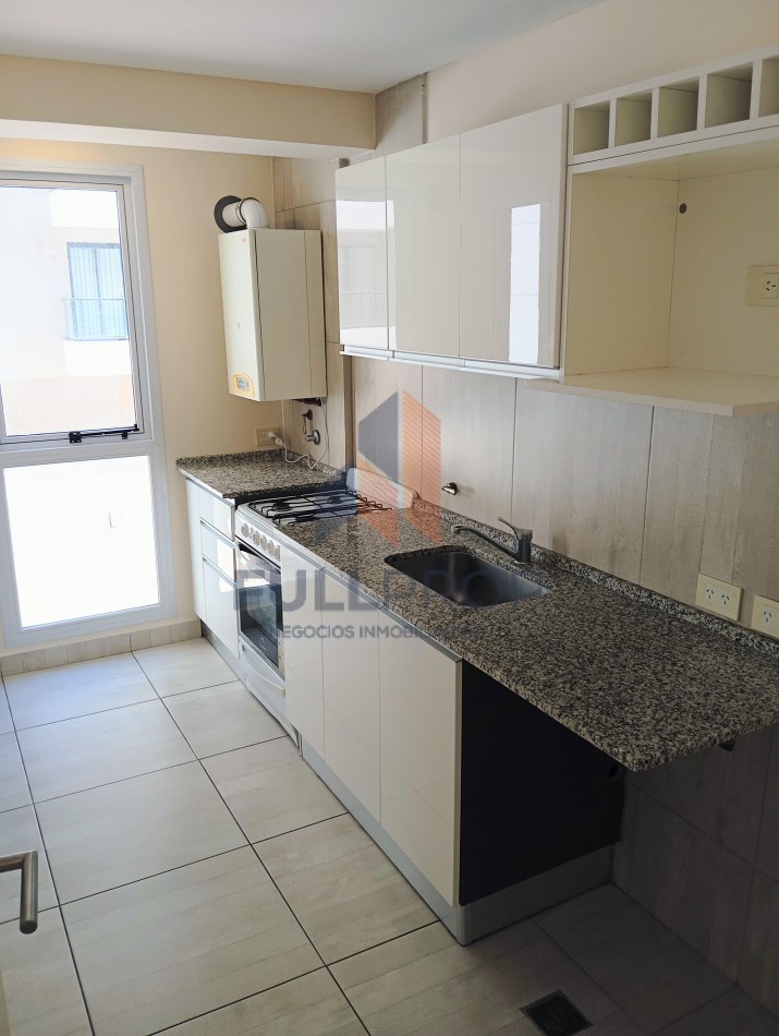 Alquiler 1 dormitorio con cochera.