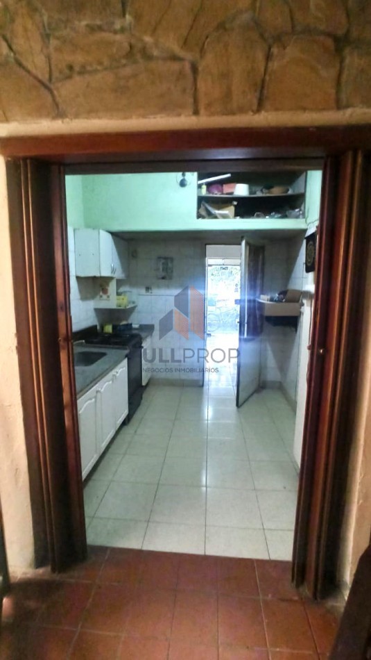 VIVIENDA COLECTIVA UBICADA EN LAVALLE AL 100  (6 UNIDADES FUNCIONALES)