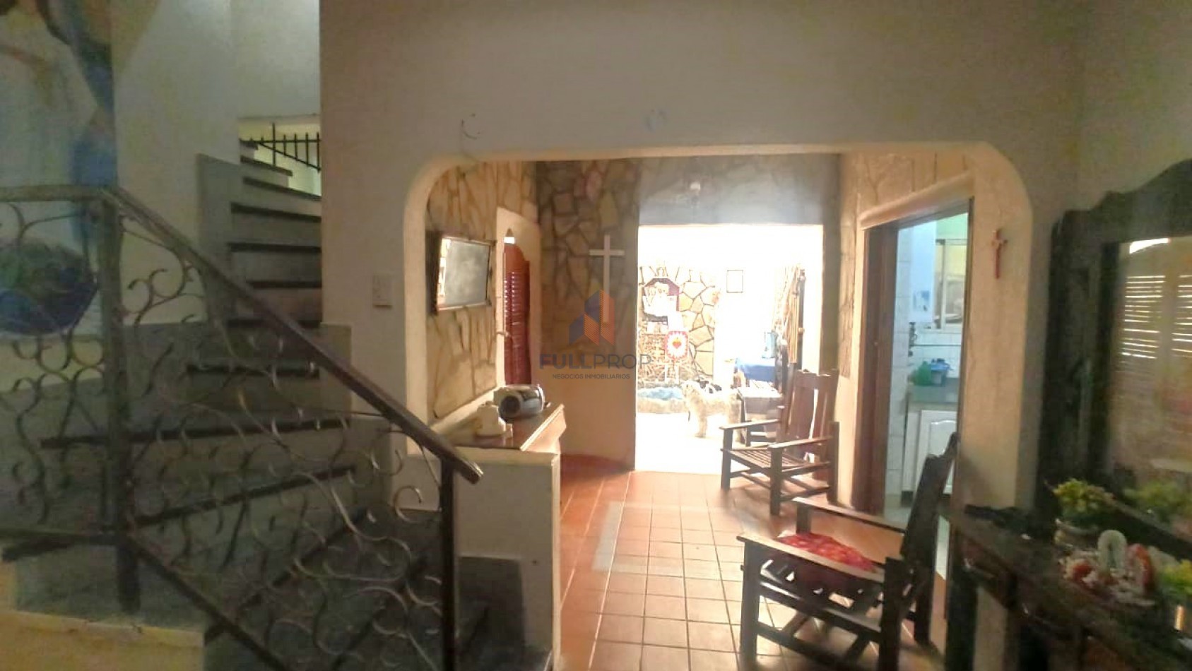 VIVIENDA COLECTIVA UBICADA EN LAVALLE AL 100  (6 UNIDADES FUNCIONALES)