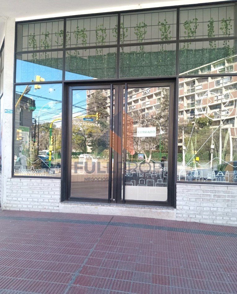 LOCAL COMERCIAL AV. ENTRE RIOS ESQ. 25 DE MAYO