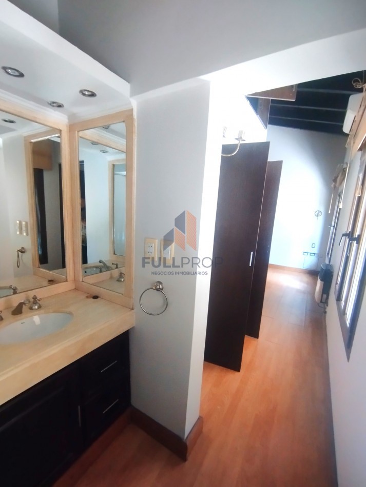 CASA EN B° PRIVADO LOS OLMOS