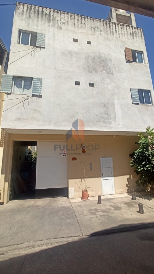 VIVIENDA COLECTIVA UBICADA EN LAVALLE AL 100  (6 UNIDADES FUNCIONALES)