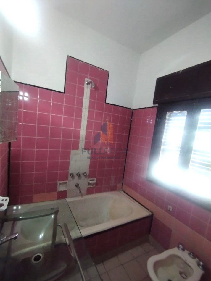 VIVIENDA COLECTIVA UBICADA EN LAVALLE AL 100  (6 UNIDADES FUNCIONALES)