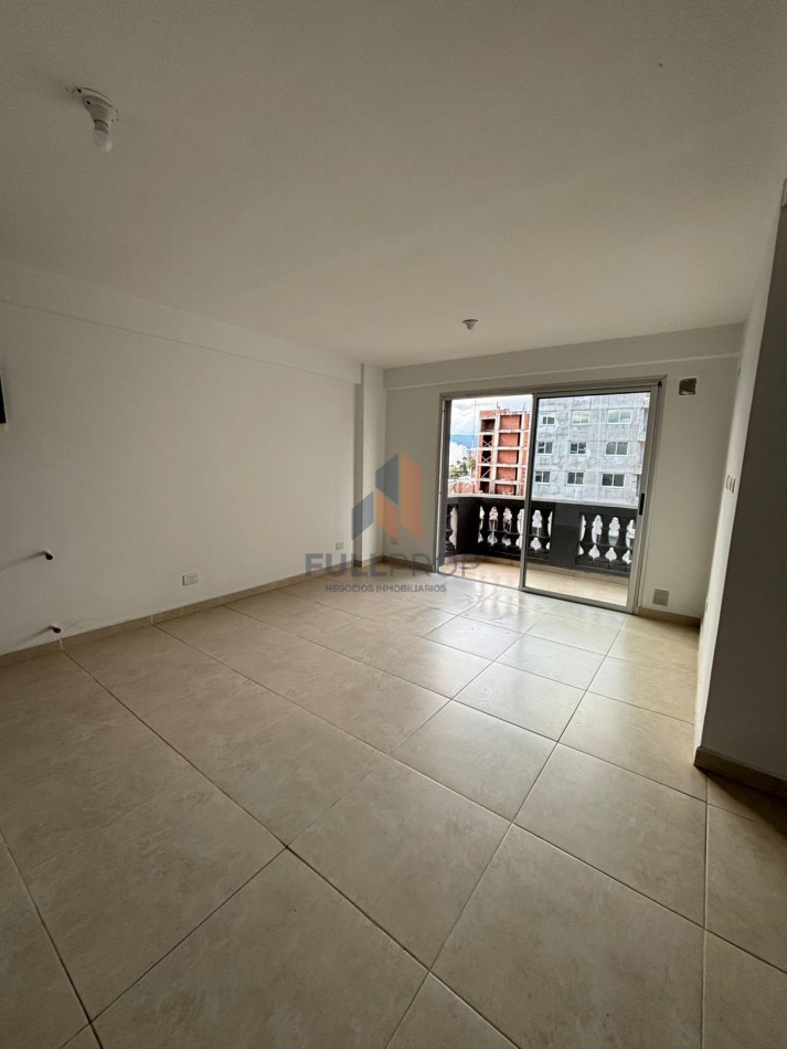 Departamento 1 dormitorio con cochera, Necochea 426