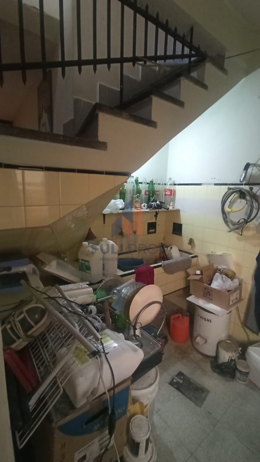 VIVIENDA COLECTIVA UBICADA EN LAVALLE AL 100  (6 UNIDADES FUNCIONALES)