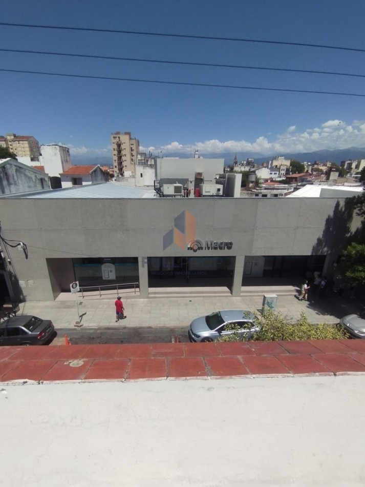 VIVIENDA COLECTIVA UBICADA EN LAVALLE AL 100  (6 UNIDADES FUNCIONALES)