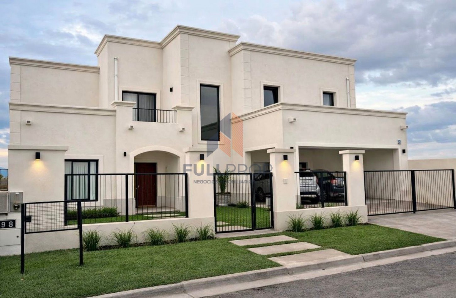 Hermosa casa de categoria  en Eko distrito