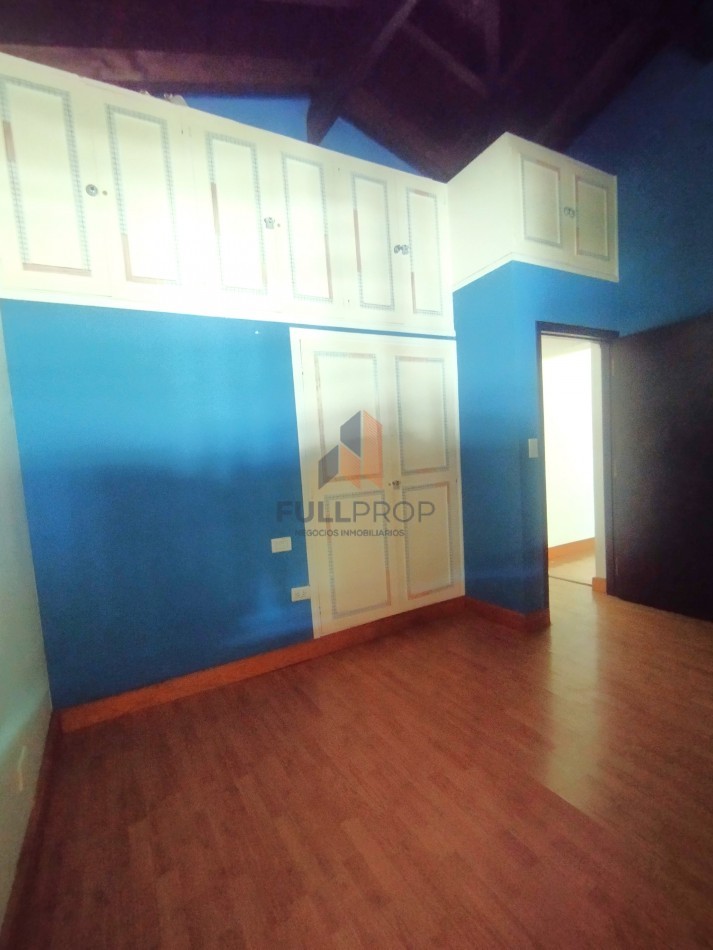 CASA EN B° PRIVADO LOS OLMOS