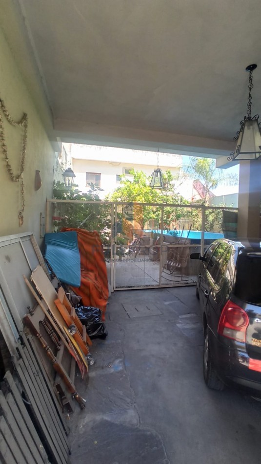 VIVIENDA COLECTIVA UBICADA EN LAVALLE AL 100  (6 UNIDADES FUNCIONALES)