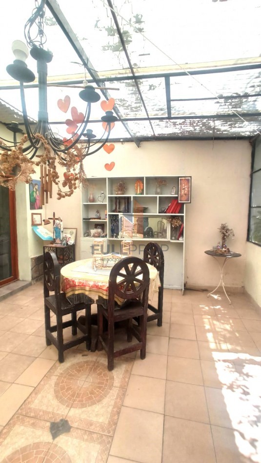 VIVIENDA COLECTIVA UBICADA EN LAVALLE AL 100  (6 UNIDADES FUNCIONALES)