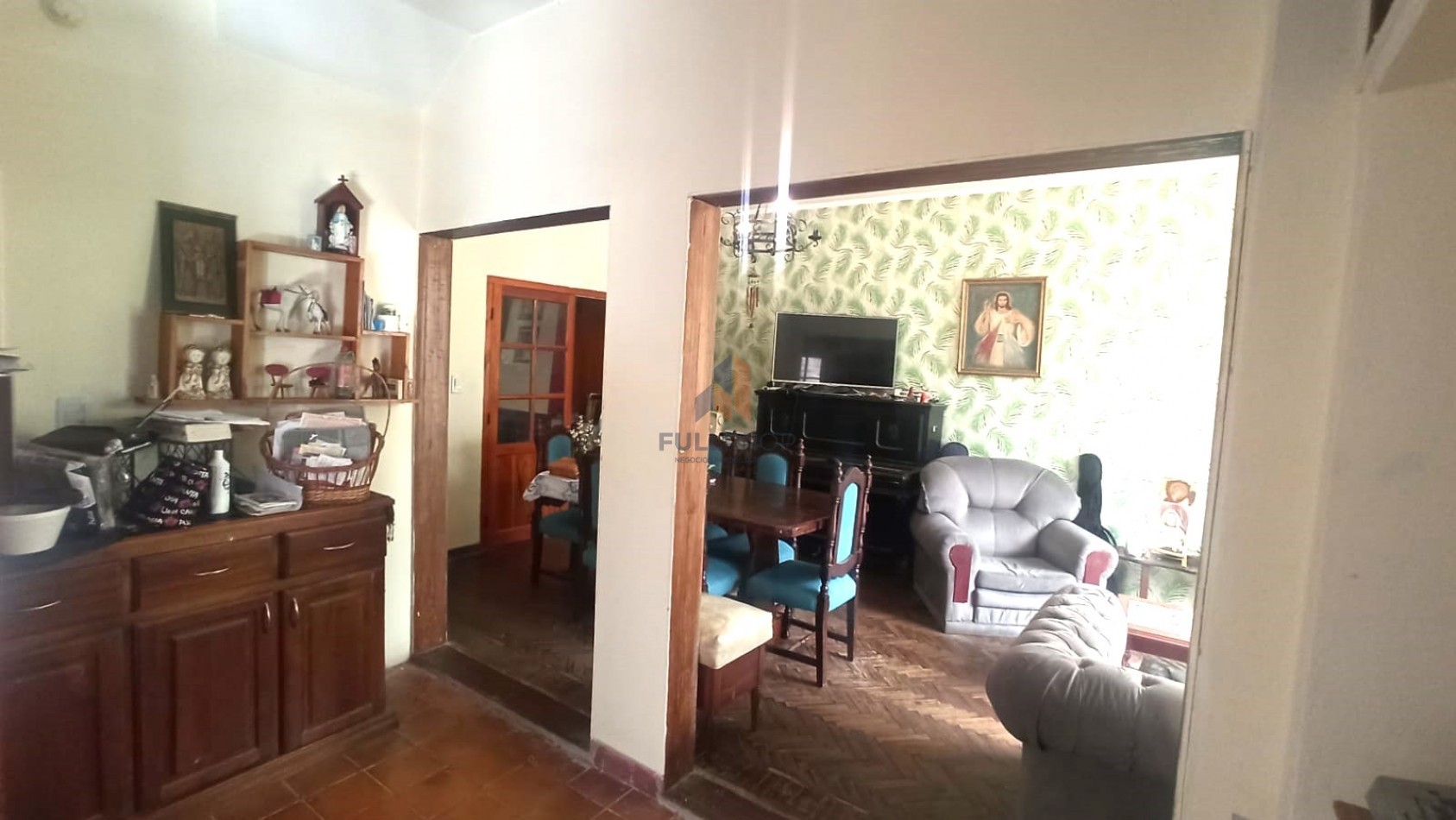 VIVIENDA COLECTIVA UBICADA EN LAVALLE AL 100  (6 UNIDADES FUNCIONALES)