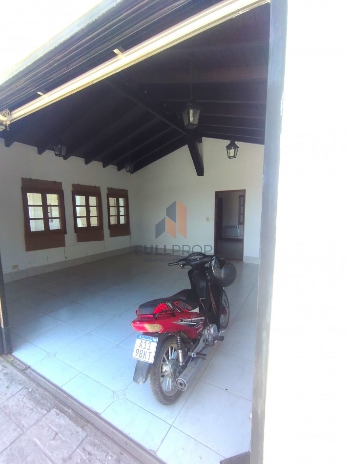 CASA EN B° PRIVADO LOS OLMOS