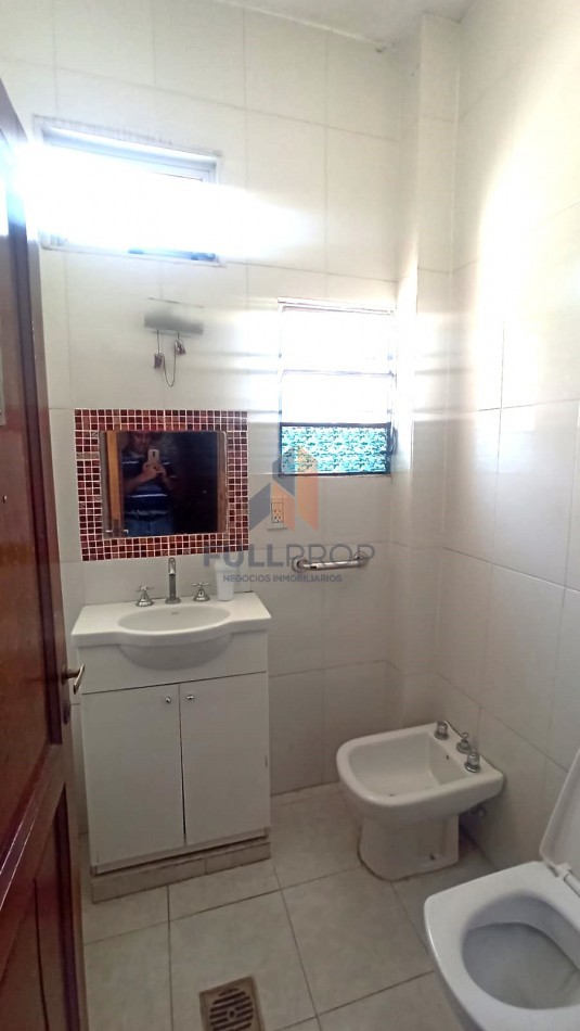 VIVIENDA COLECTIVA UBICADA EN LAVALLE AL 100  (6 UNIDADES FUNCIONALES)