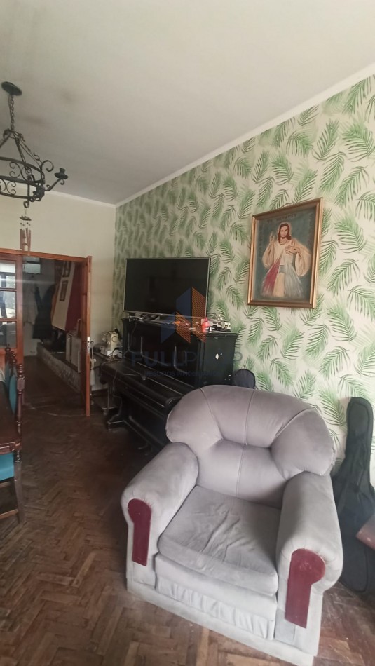 VIVIENDA COLECTIVA UBICADA EN LAVALLE AL 100  (6 UNIDADES FUNCIONALES)